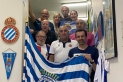Els membres de la Penya Blanc-i-blava de Castellar celebrant l’ascens del seu equip. || Cedida 