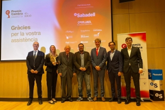 Representants de diferents genetracions de GRAU S.A., després de rebre el premi Cambra, amb el regidor de Promoció Econòmica i Ocupació de Castellar, Rubén Peñalver