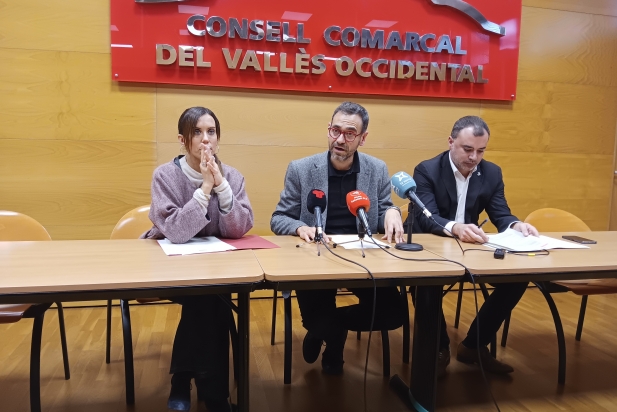 Amb l’alcaldessa de Sabadell i el de Terrassa, com a president del Consell Comarcal. || arxiu