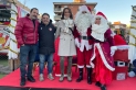 L'alcaldessa de Castellar, Yolanda Rivera, amb el Pare Noel i el regidor d'Esports, Nakor Bueno, i el president de la UE Castellar, Miki Vilanova