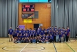 Foto de família del CB Castellar, amb l'alcaldessa Yolanda Rivera i la regidora d'Educació, Infància i Joventut, Anna Riera, en l'acte del 8M - CEDIDA